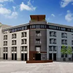 Hotel Tribe