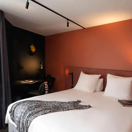 Tribe Hotell 4*