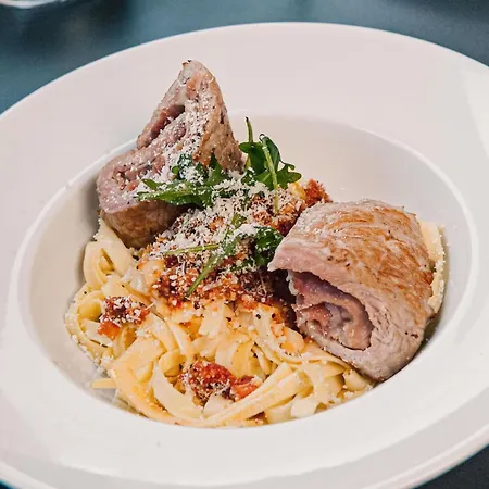 Отель Tribe Каркассон