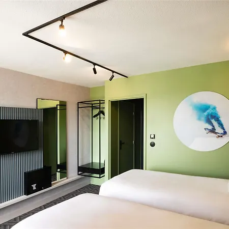 Hotel Tribe
