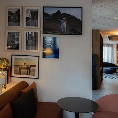 Hotel Tribe